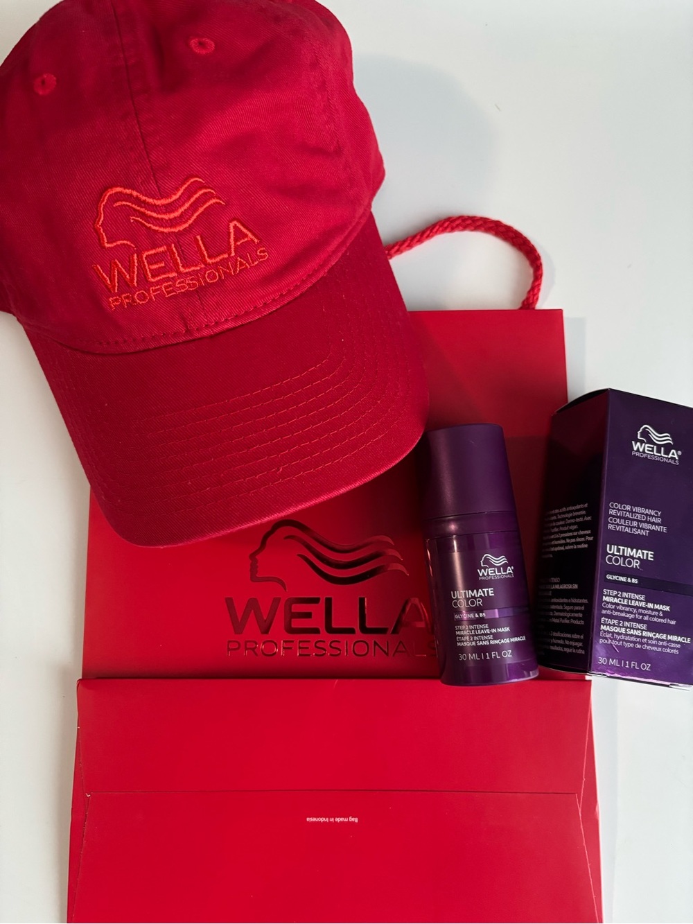 New Wella Cap and travel size Leave in Miracle Mask + shopping bag